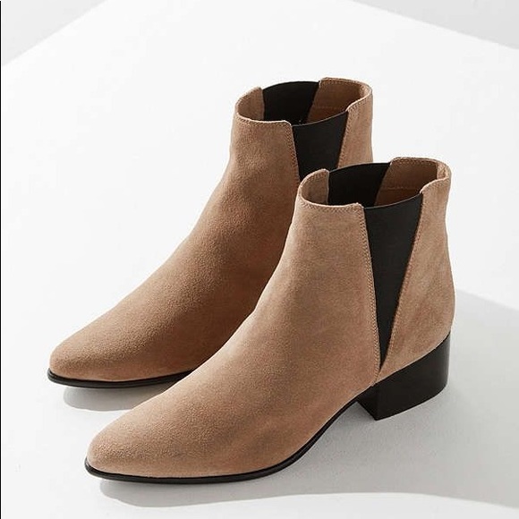 urban outfitters chelsea boots